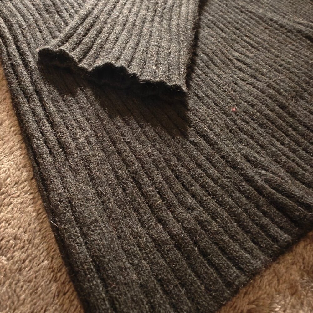 100 percent cashmere Valerie Stevens black ribbed turtleneck L - Picture 4 of 4